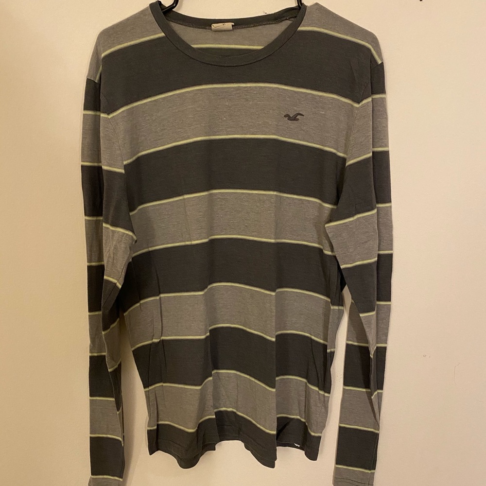 NWOT Long sleeve Hollister Tee
